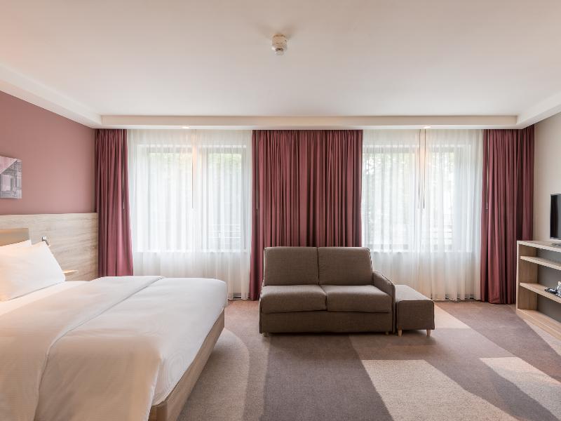 Hampton by Hilton Frankfurt City Centre East image
