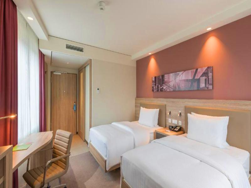 Hampton by Hilton Frankfurt City Centre East image