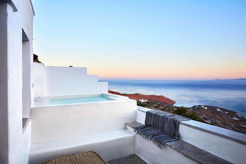Living Theros Luxury Suites image