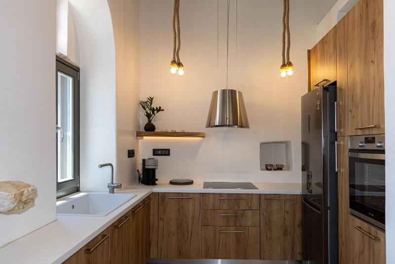 Living Theros Luxury Suites image