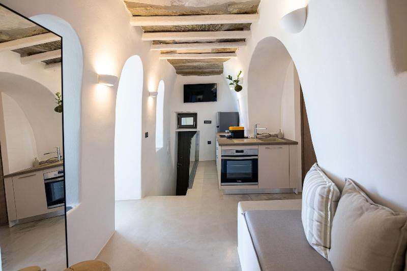Living Theros Luxury Suites image