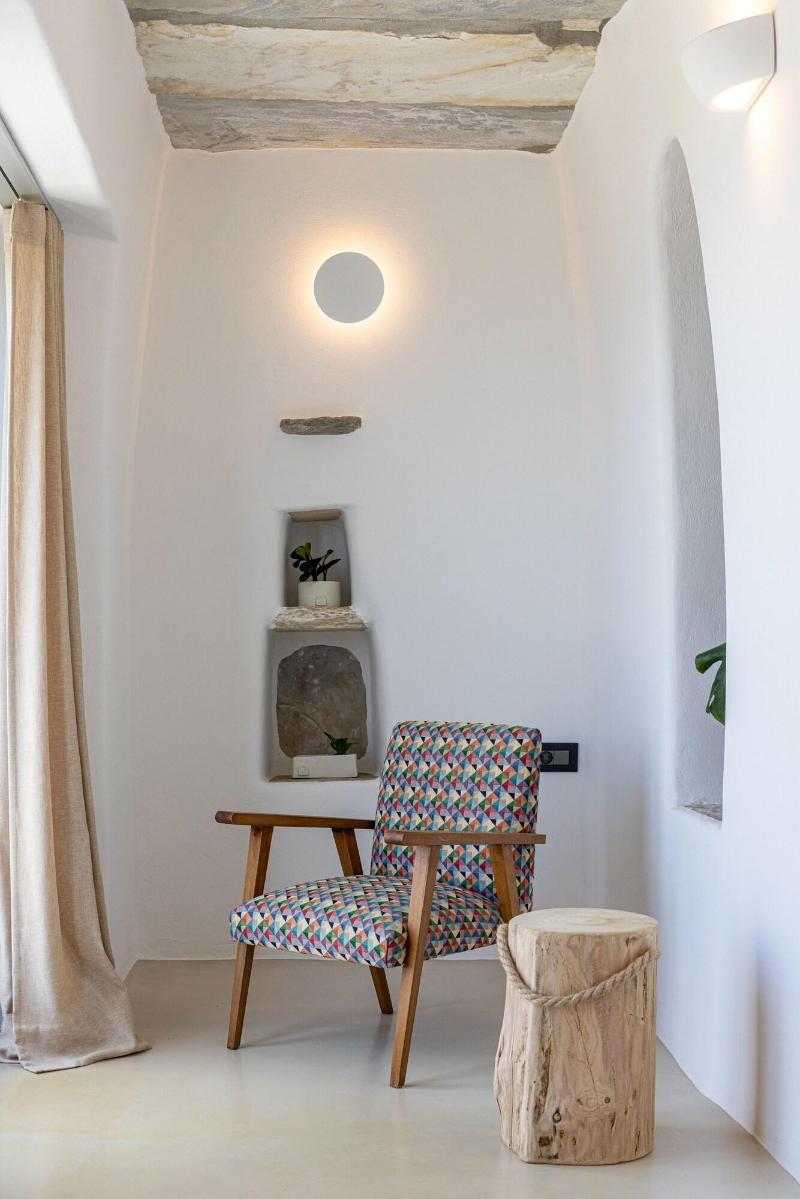 Living Theros Luxury Suites image