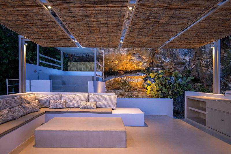 Living Theros Luxury Suites image