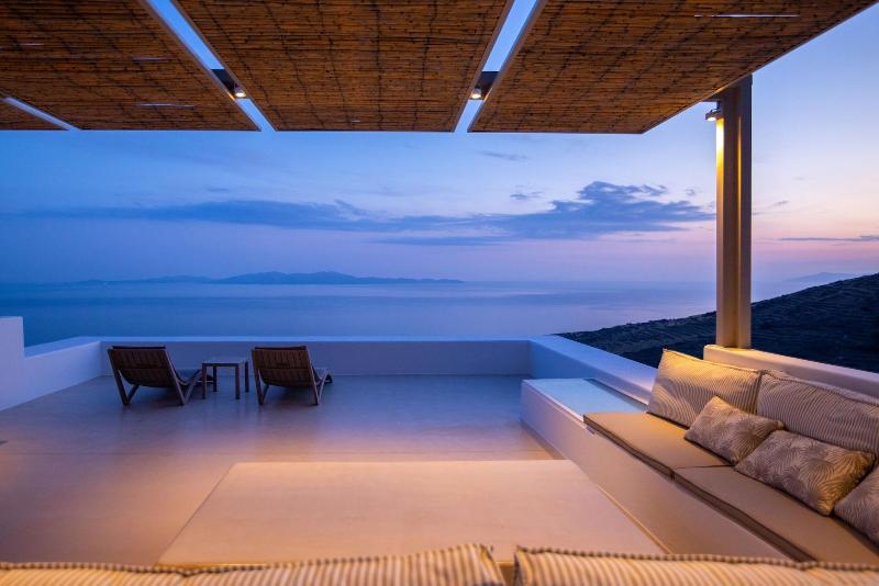 Living Theros Luxury Suites image