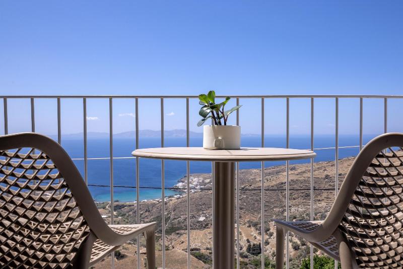 Living Theros Luxury Suites image