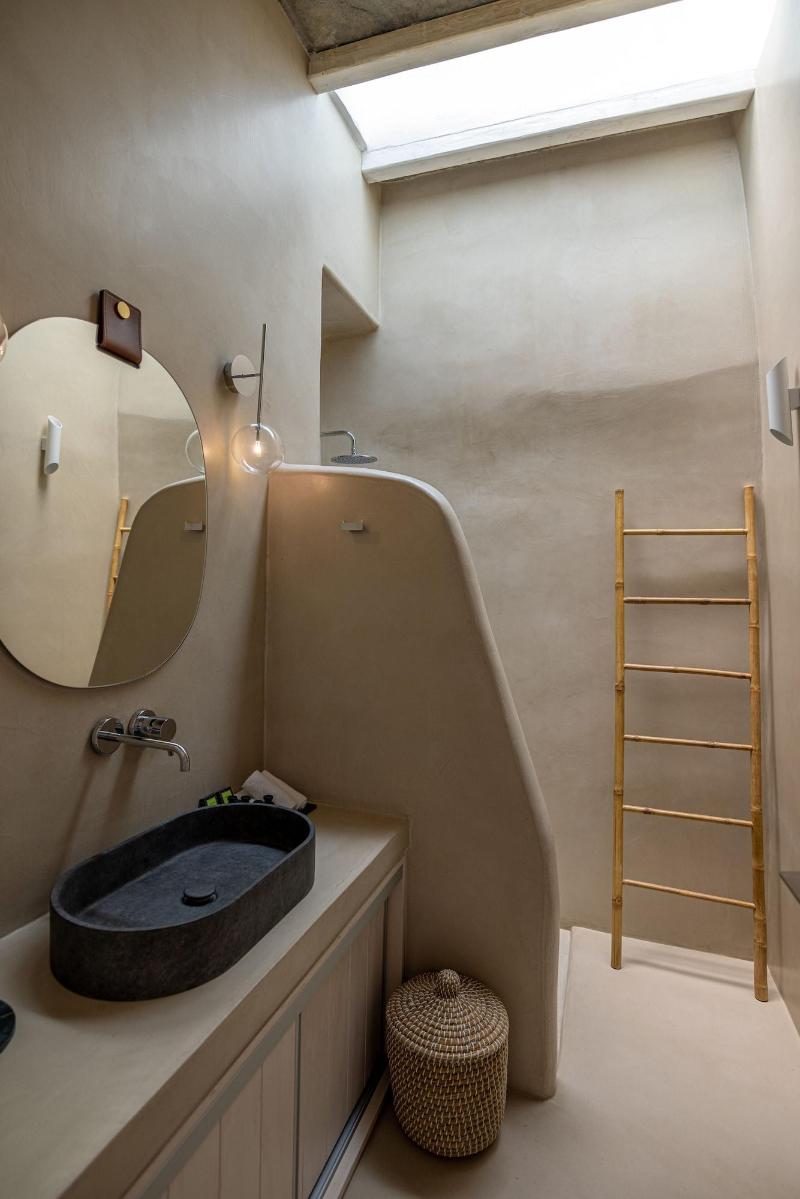 Living Theros Luxury Suites image