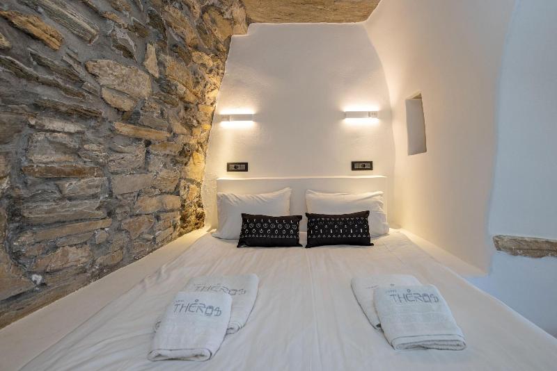 Living Theros Luxury Suites image
