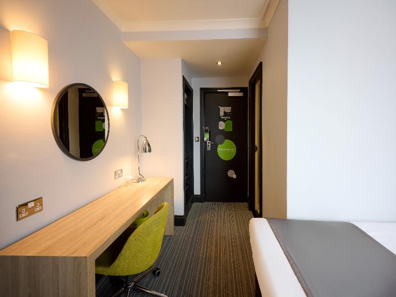 Thistle Express London Luton image