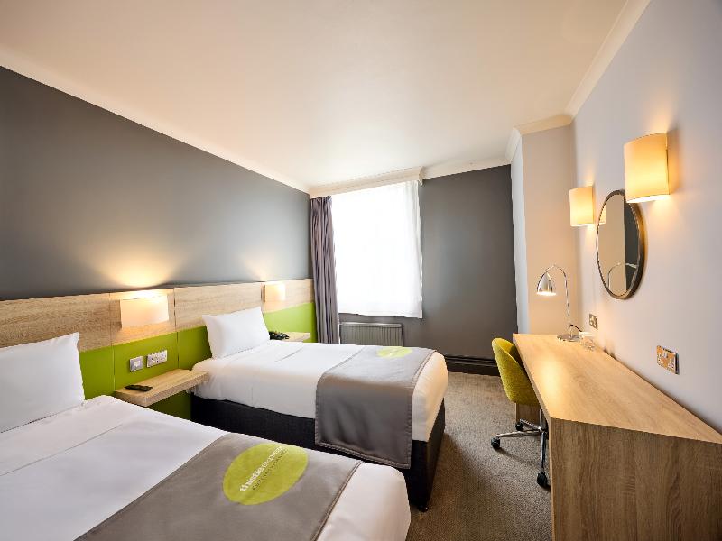 Thistle Express London Luton image