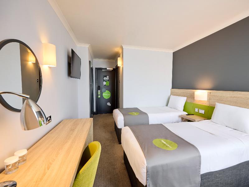 Thistle Express London Luton image