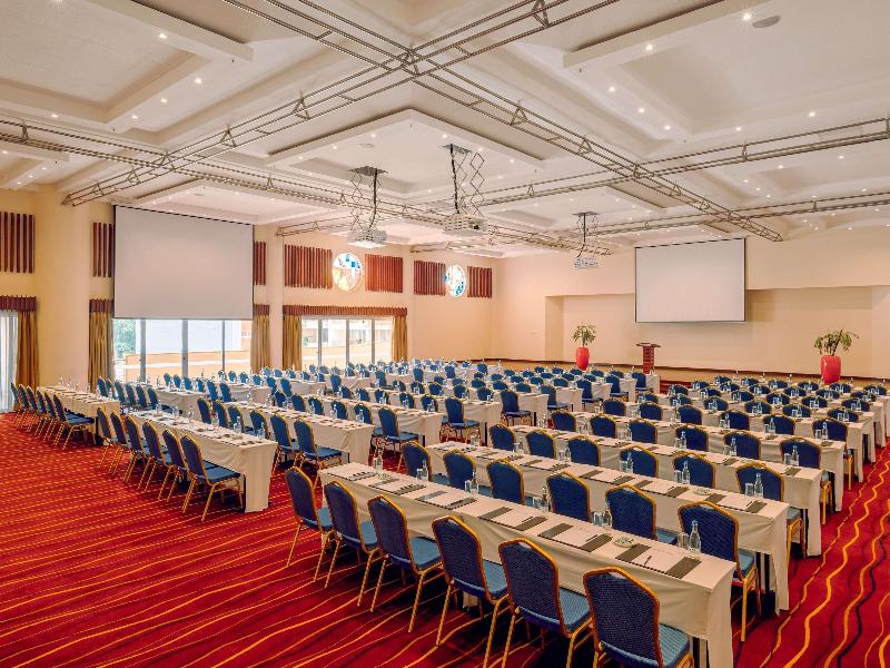Mövenpick Hotel & Residences Nairobi image
