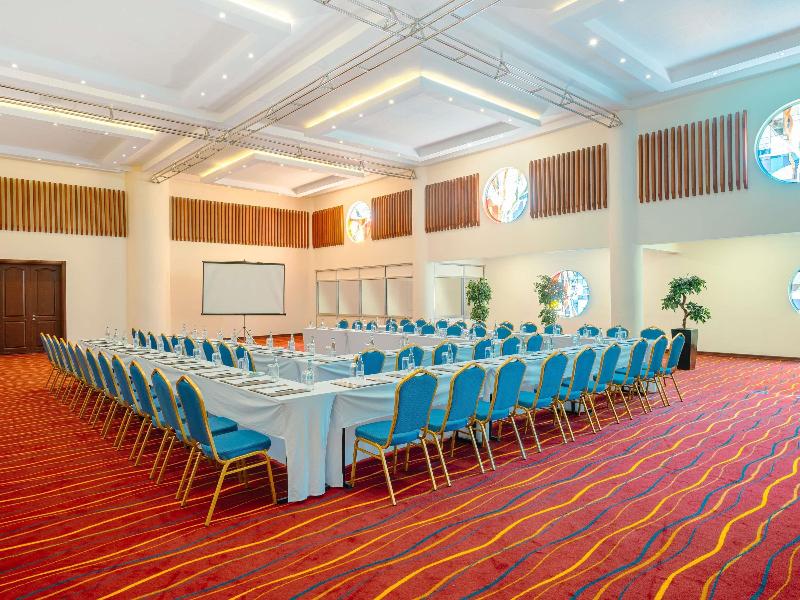 Mövenpick Hotel & Residences Nairobi image