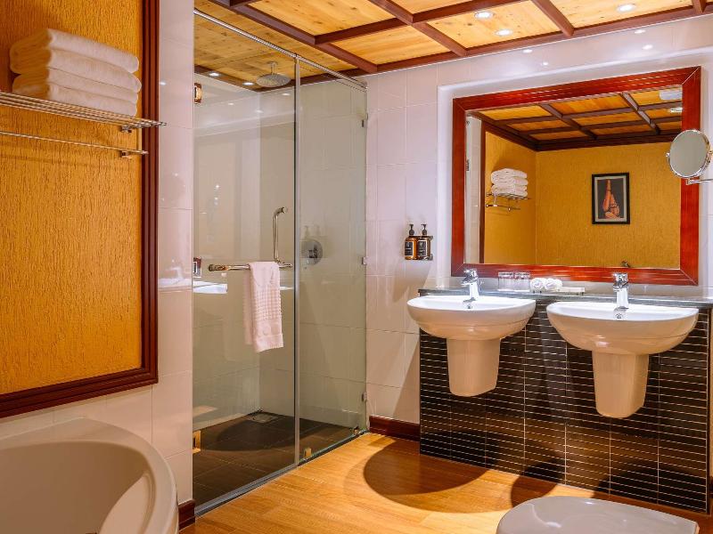 Mövenpick Hotel & Residences Nairobi image