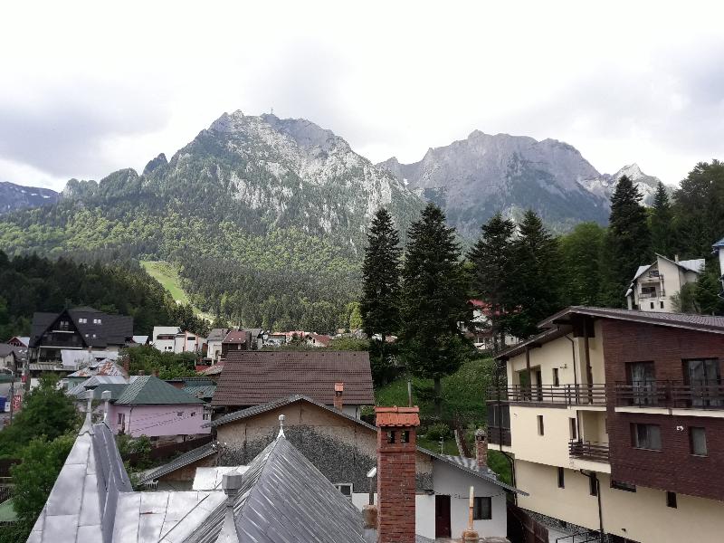 Iri Busteni Hotel image