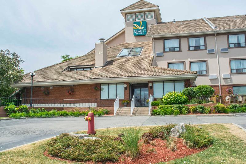 Quality Hotel Burlington — photo 3