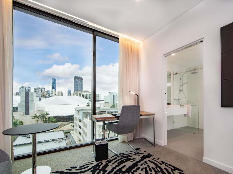 Novotel Brisbane South Bank image