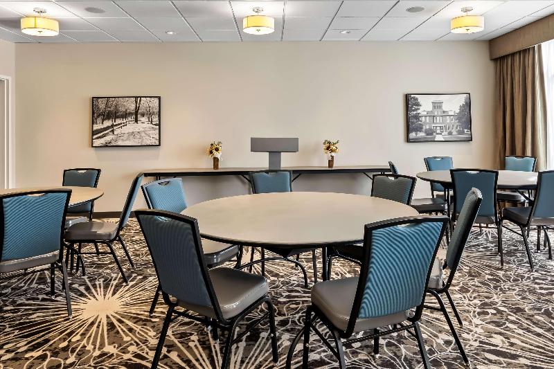 Best Western Plus Bolivar Hotel & Suites image