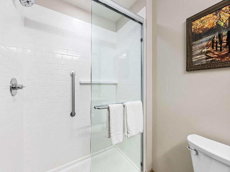 Best Western Plus Bolivar Hotel & Suites image