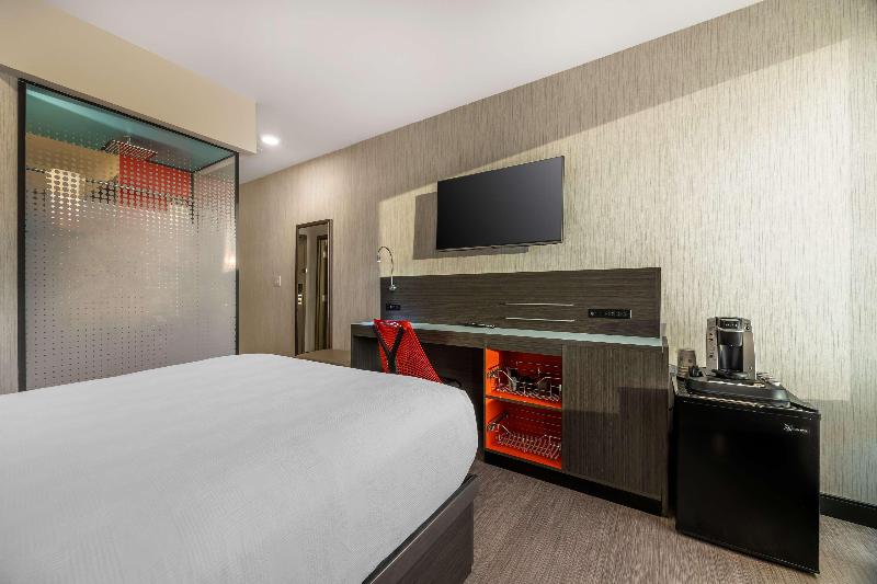 Vīb Best Western Springfield image