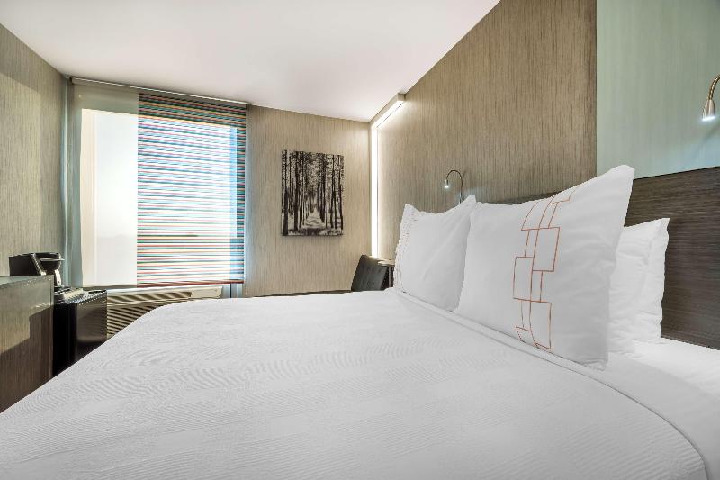Vīb Best Western Springfield image