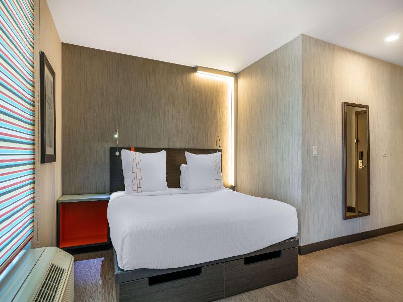 Vīb Best Western Springfield image