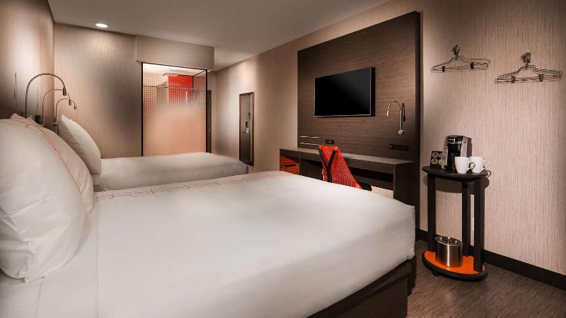 Vīb Best Western Springfield image