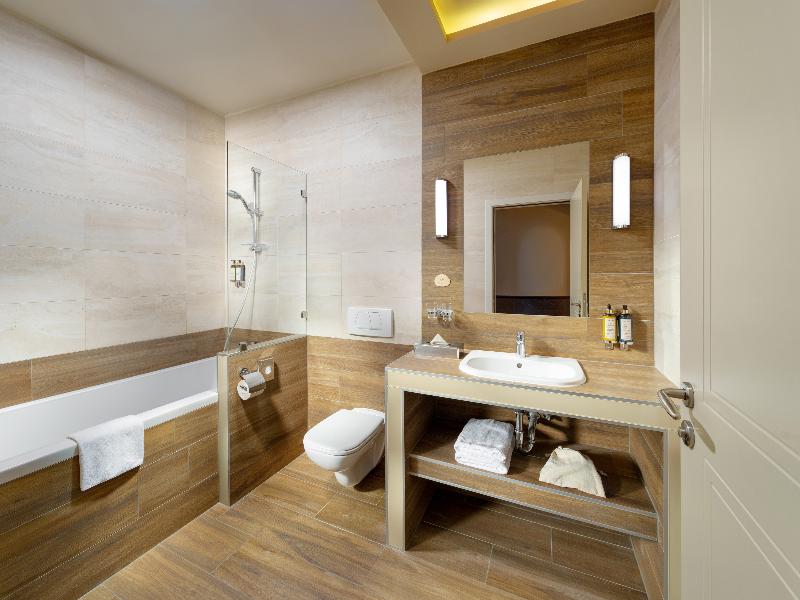 Mamaison Hotel Andrassy Budapest image