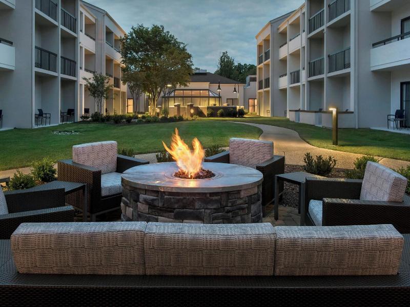 Courtyard Annapolis image
