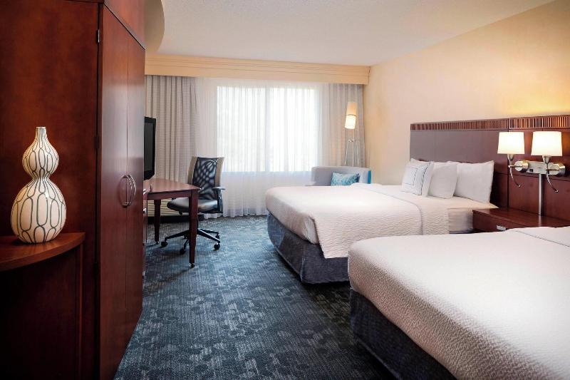 Courtyard By Marriott Kansas City Shawnee