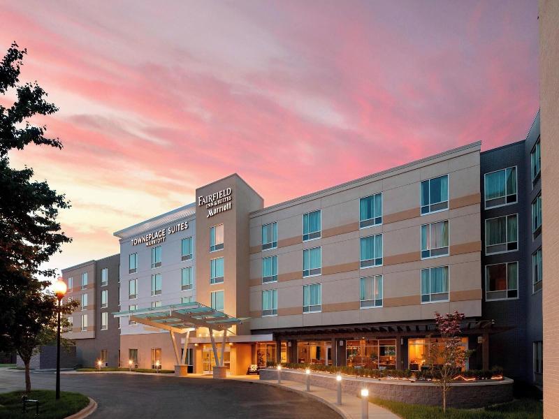 Fairfield Inn & Suites Louisville Northeast image