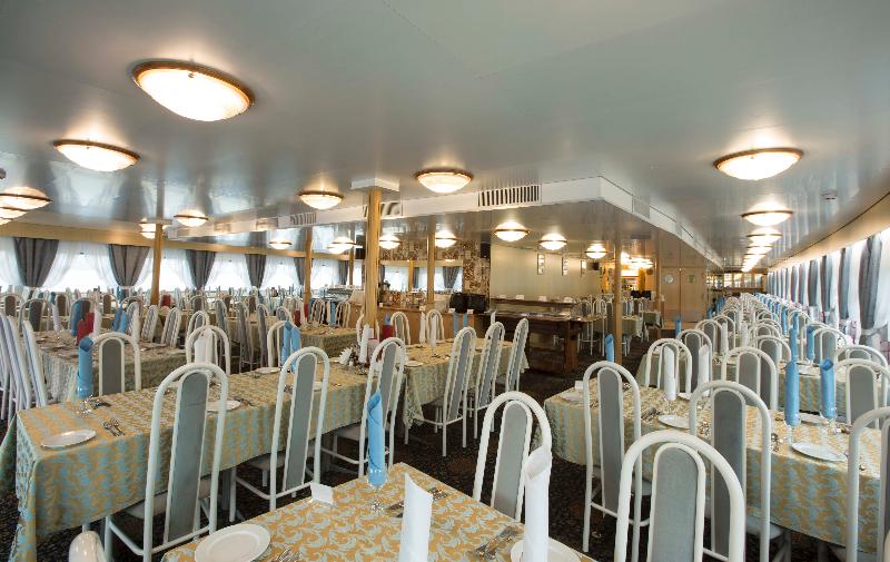 Hotel Flotel M.S. Radischev