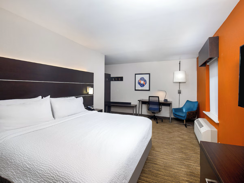 Holiday Inn Express & Suites Locust Grove image