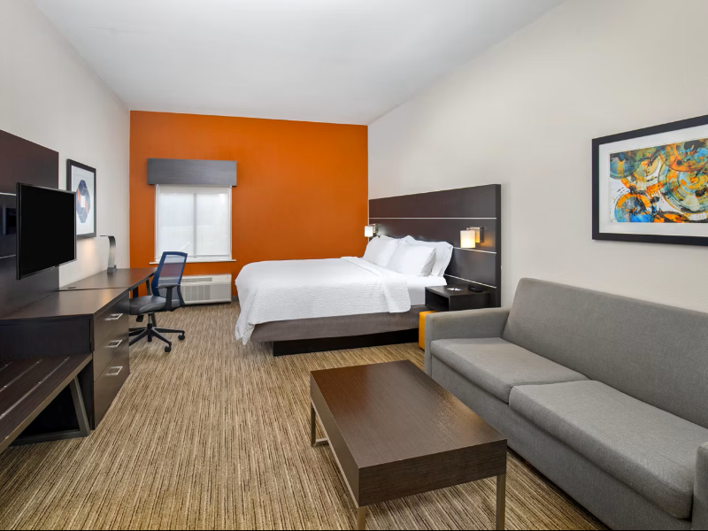 Holiday Inn Express & Suites Locust Grove image