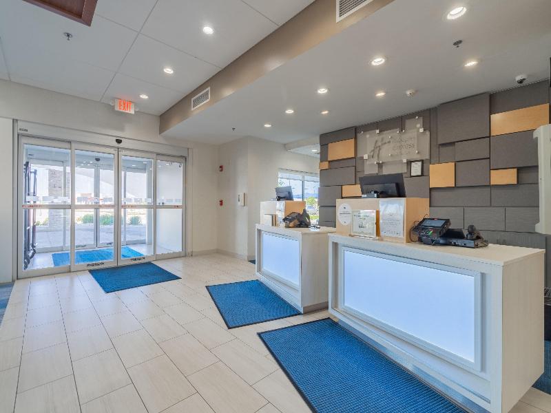 Holiday Inn Express Marion — general view