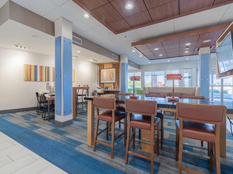 Holiday Inn Express Marion — general view