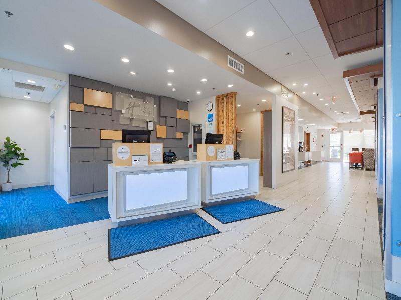 Holiday Inn Express Marion
