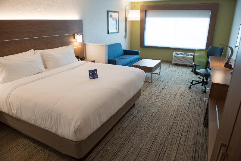 Holiday Inn Express & Suites Merrillville photo 21