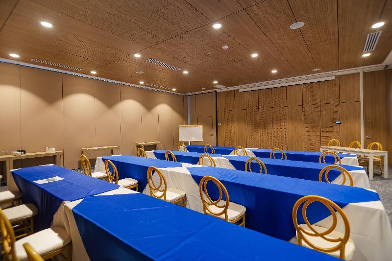 Holiday Inn Express Cartagena Manga image