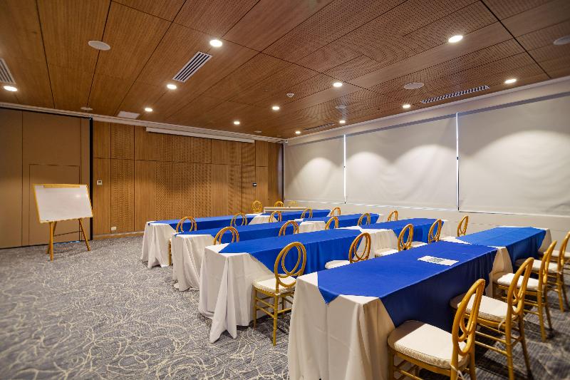 Holiday Inn Express Cartagena Manga image