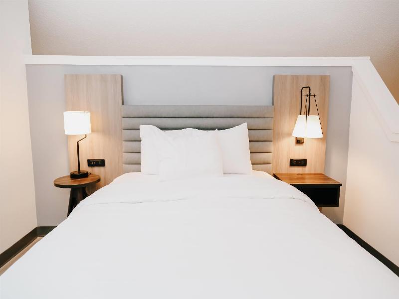 Hawthorn Suites By Wyndham Tinton Falls image