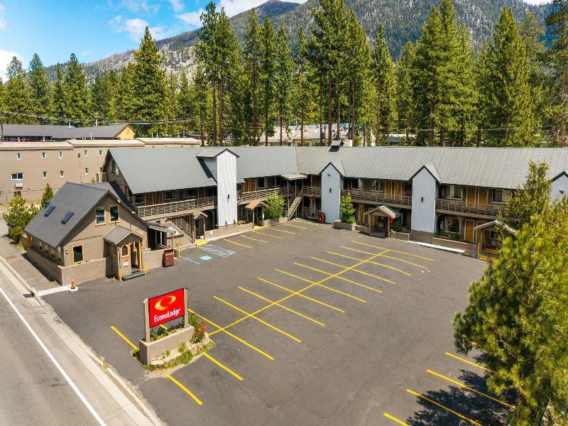Econo Lodge Inn & Suites Heavenly Village Area — exterior view