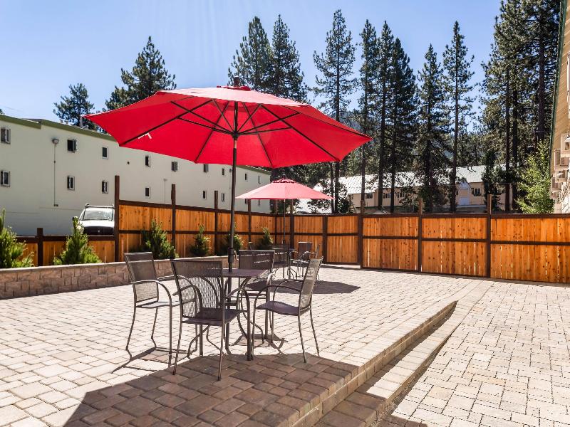 Econo Lodge Inn & Suites Heavenly Village Area image