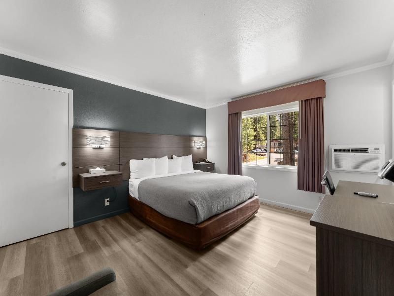 Econo Lodge Inn & Suites Heavenly Village Area image