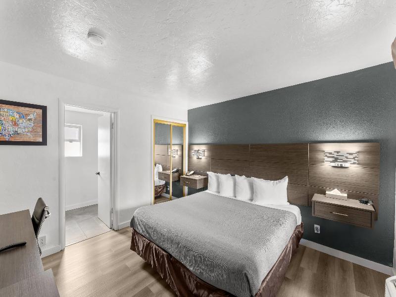 Econo Lodge Inn & Suites Heavenly Village Area image