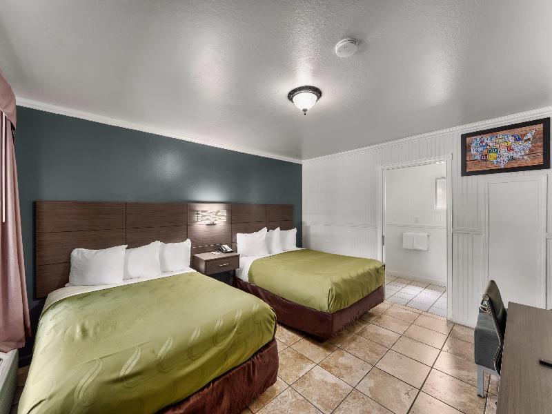 Econo Lodge Inn & Suites Heavenly Village Area image