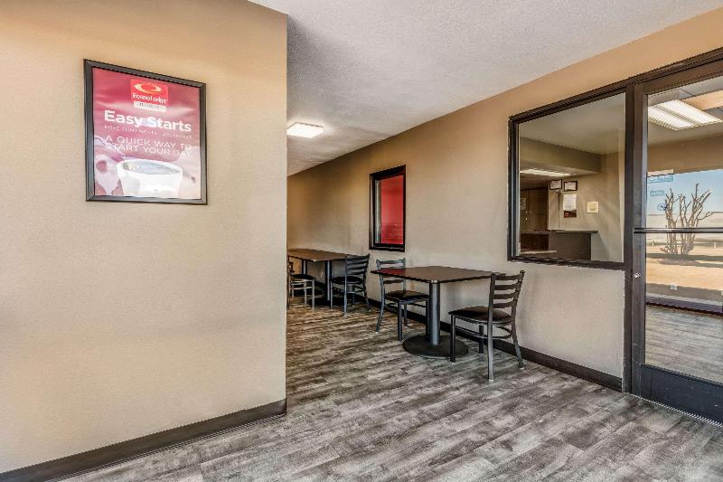 Econo Lodge West Memphis Area image