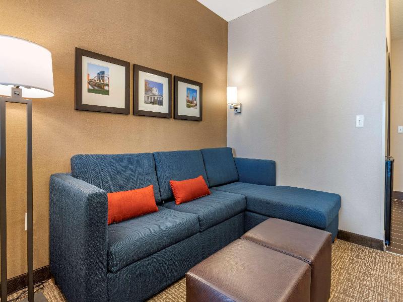 Comfort Suites Columbus Airport image