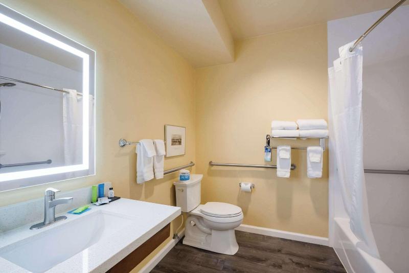 Inn at Port Gardner, an Ascend Hotel Collection Me image