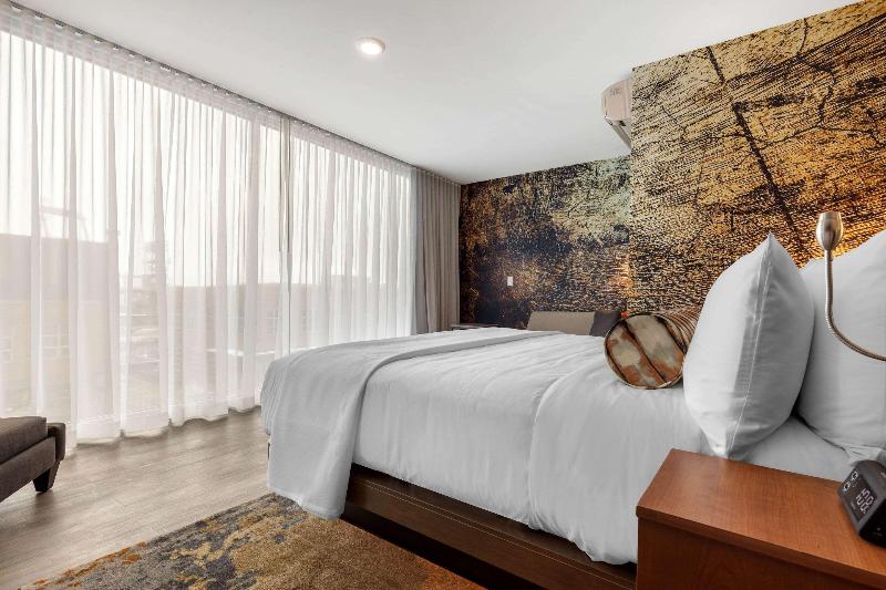 Cambria Hotel Omaha Downtown