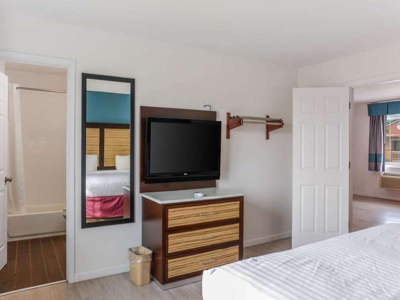 Rodeway inn milford image